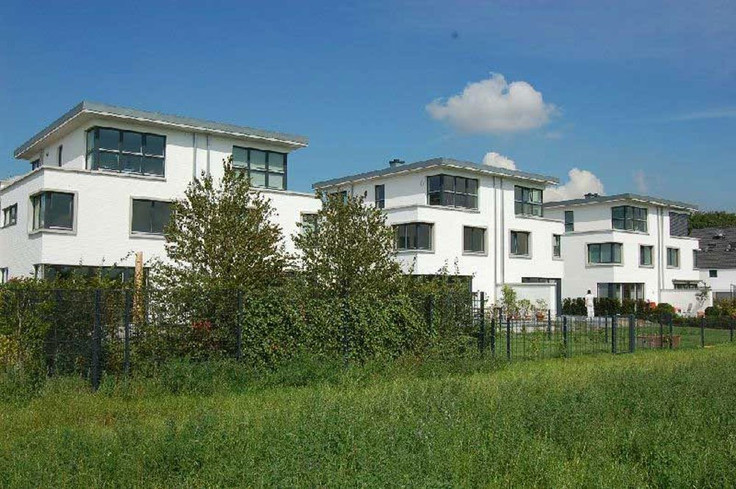 Doppelhaushälfte kaufen in Düsseldorf-Kaiserswerth - Weisse Villenzeile Kaiserswerth, Leuchtenberger Kirchweg 28-51