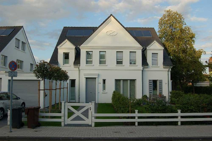Einfamilienhaus kaufen in Krefeld-Bockum - Weisse Villenzeile am Blumenviertel, Sollbrüggenstrasse 29-31a