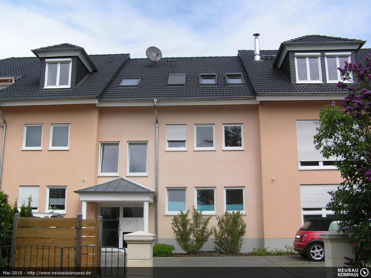 Eigentumswohnung kaufen in Hochheim am Main - Mehrfamilienhaus Hochheim, Weinbergstraße 7