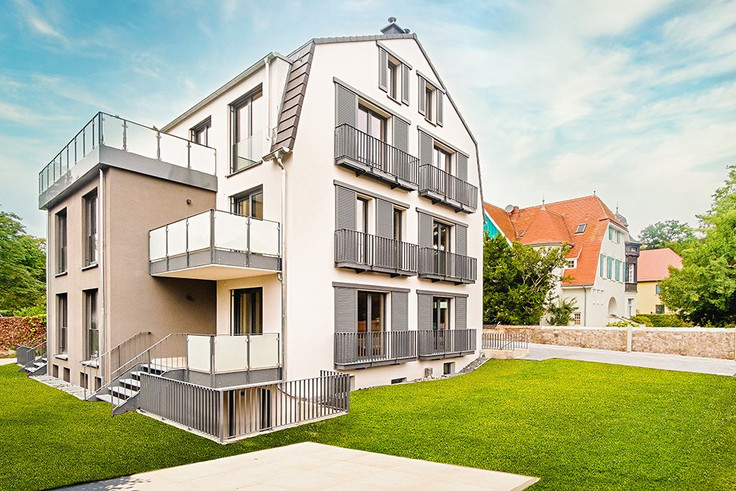 Eigentumswohnung, Mehrfamilienhaus, Penthouse, Haus kaufen in Radebeul - Mehrfamilienhaus in Radebeul, 